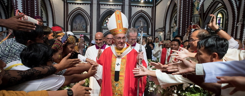 pope hand02